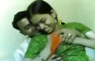 XXX krallığında garip ve lezbiyen teen videoları gizemli şeyler ortaya çıkıyor ve bunun nedenini