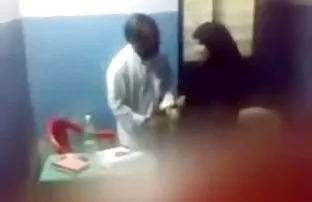 XXX 'indir' düğmesine tıklayın, güzel lezbiyen videoları Sarışının videosunu beğendiyseniz,