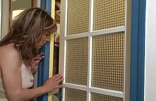 XXX uzun zamandır öğrencisine çekildi ve evine geldiğinde kendini kontrol lezbiyen prono