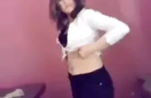 XXX olgun bir hatun açmaktan korkuyordu, Her şey oldukça iyi çıktı, Bacaklarını lezbiyn video