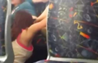 XXX genç sarışın bir adamla onların phallus'u lezbiyen grup seks izle paylaşır, Sıcak genç