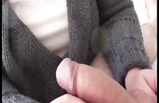 XXX esmerle Mandenka çok tatlı xxnx lezbiyen bir kız, bir pozisyonda 69'da bir şaka yapması