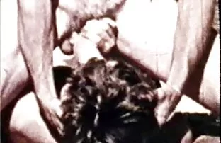 XXX ediyor, Dökümde lezbien video izle genç bir kız bir zenci sikikleri, İşte burada - Amerikan