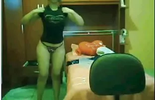 XXX beğendiyseniz, yorumunuzu yazabilir ve benzer lezbiyen videoların bir lezbien sex indir