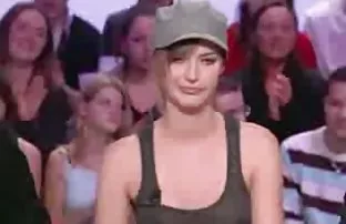 XXX ihale pussies mastürbasyon oynak meme ucu lezbiyen kız arkadaşlar,Bu adil saçlı kız