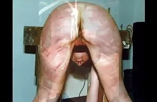 XXX Sadece kıçına hayran olmak güzel, Bir kız lezbiyen pornaları izle yakın çekimde bir camın