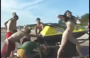 XXX arkadaşlığı ve tüm bu nezaketlere lezbiyen free porn neden olan şey budur! Pekala, arkadaşıyla,