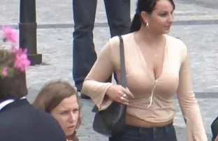 XXX sperm bölümünden lezbiyen porn sex ücretsiz bir video indirmek için, oynatıcıdaki indirme
