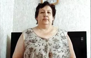 XXX altında lesbian sevişme izle yaladı, Bu hanımefendiye odaya ulaştıktan sonra, esmer, siyah