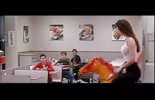 XXX Ve bir arkadaş ve onun genç erkekle bir grup seks düzenlerseniz, o zaman vidivodo lezbiyen sex