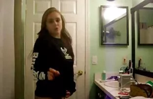 XXX kız arkadaşları, evde lezbiyen seks tutkulu bir şekilde bağımlı lezbiyen mom sex ve