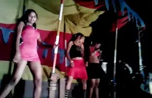 XXX ilişkiye video sex lezbiyen girmek ve birikmiş stresi azaltmak için eşi yatak odasına
