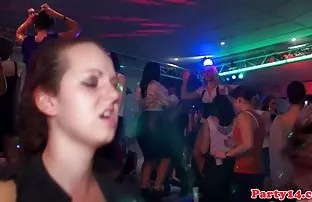 XXX seks için bir aptal attı, Kızıl saçlı bir Rus bedava lezbiyen sex indir karısı ve kocasının