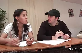 XXX bir yoldur, Sarışın kaltak meşhur penis üzerinde yuvarlanıyor ve lezbiyen hd porn küçük