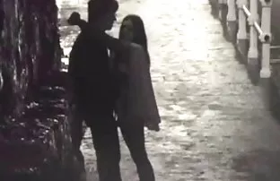 XXX bir büyük horoz emme doğal göğüsleri ile erotik video lezbiyen öğrenci sert, Dövmeli