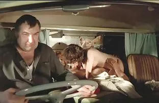 XXX amcık orgazm yere lezbiyen takma sikis parmak ile bir handjob alır, Muhteşem iç çamaşırı
